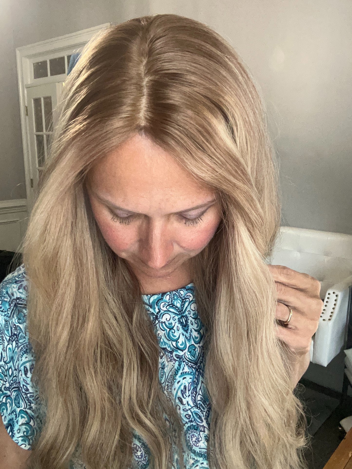 Topper - Rooted Dimensional Level 8 Blonde, 9x9, 24-26”