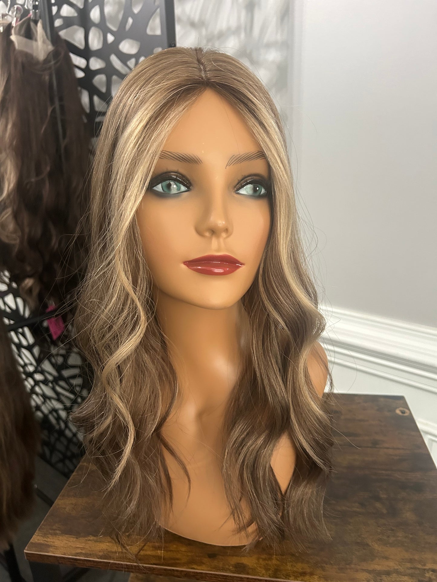 Ready to ship  Silk Top Topper - Neutral Level 5 with Highlights, 19” 9x9