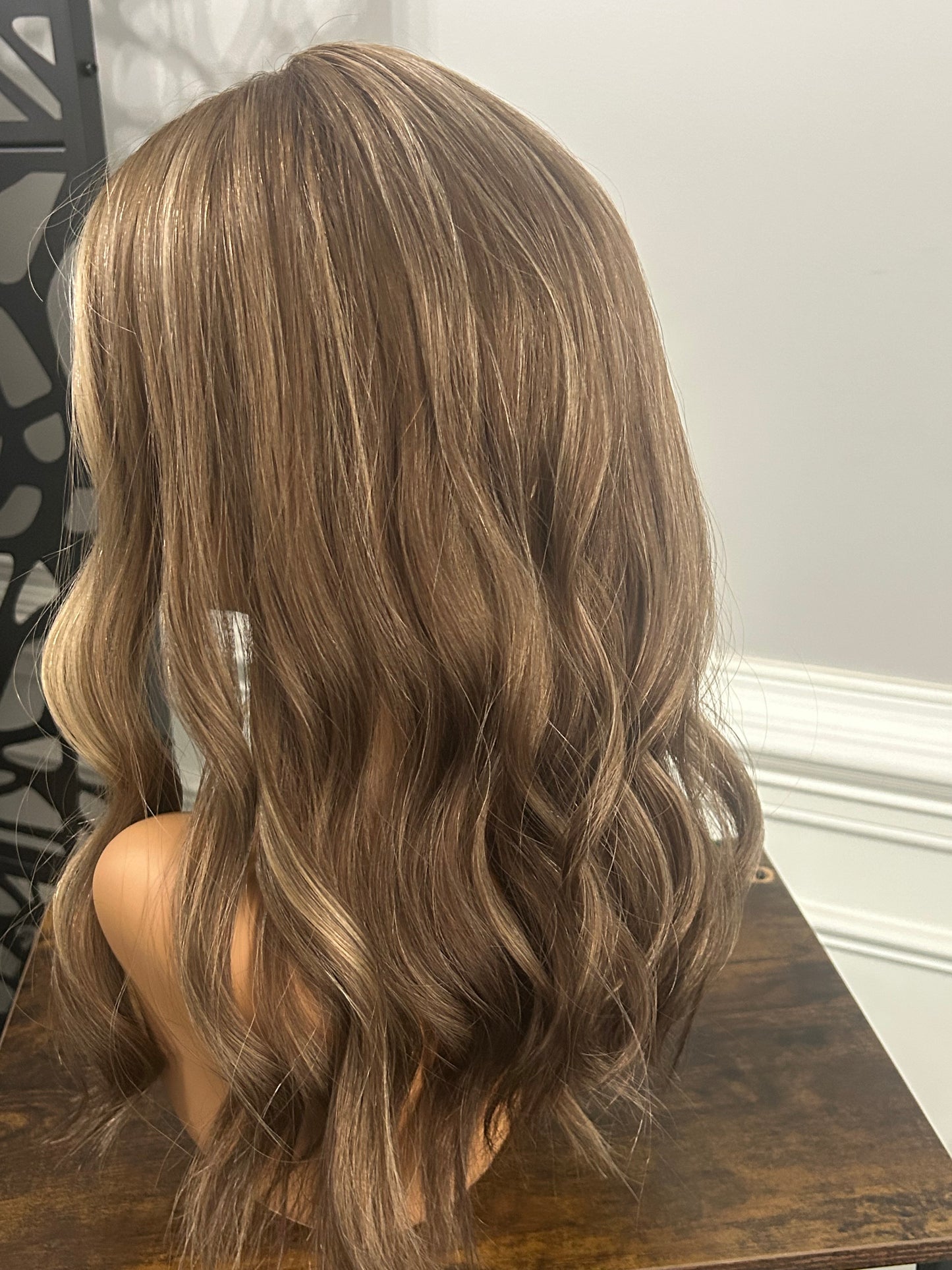 Ready to ship  Silk Top Topper - Neutral Level 5 with Highlights, 19” 9x9