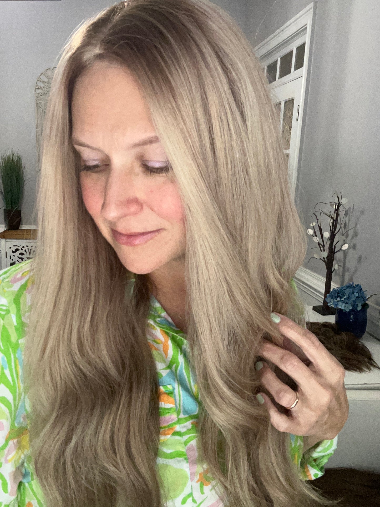 Topper - Rooted Dimensional Level 8 Blonde, 9x9, 24-26”