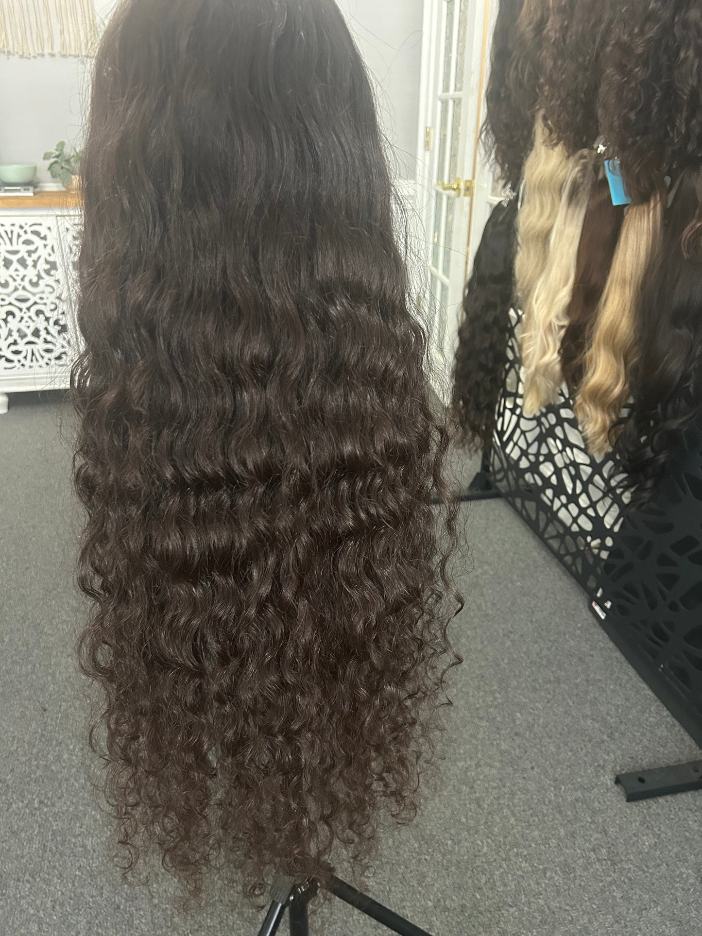 Topper - True Virgin European curly Level 2 dark brown 10x10, 33”