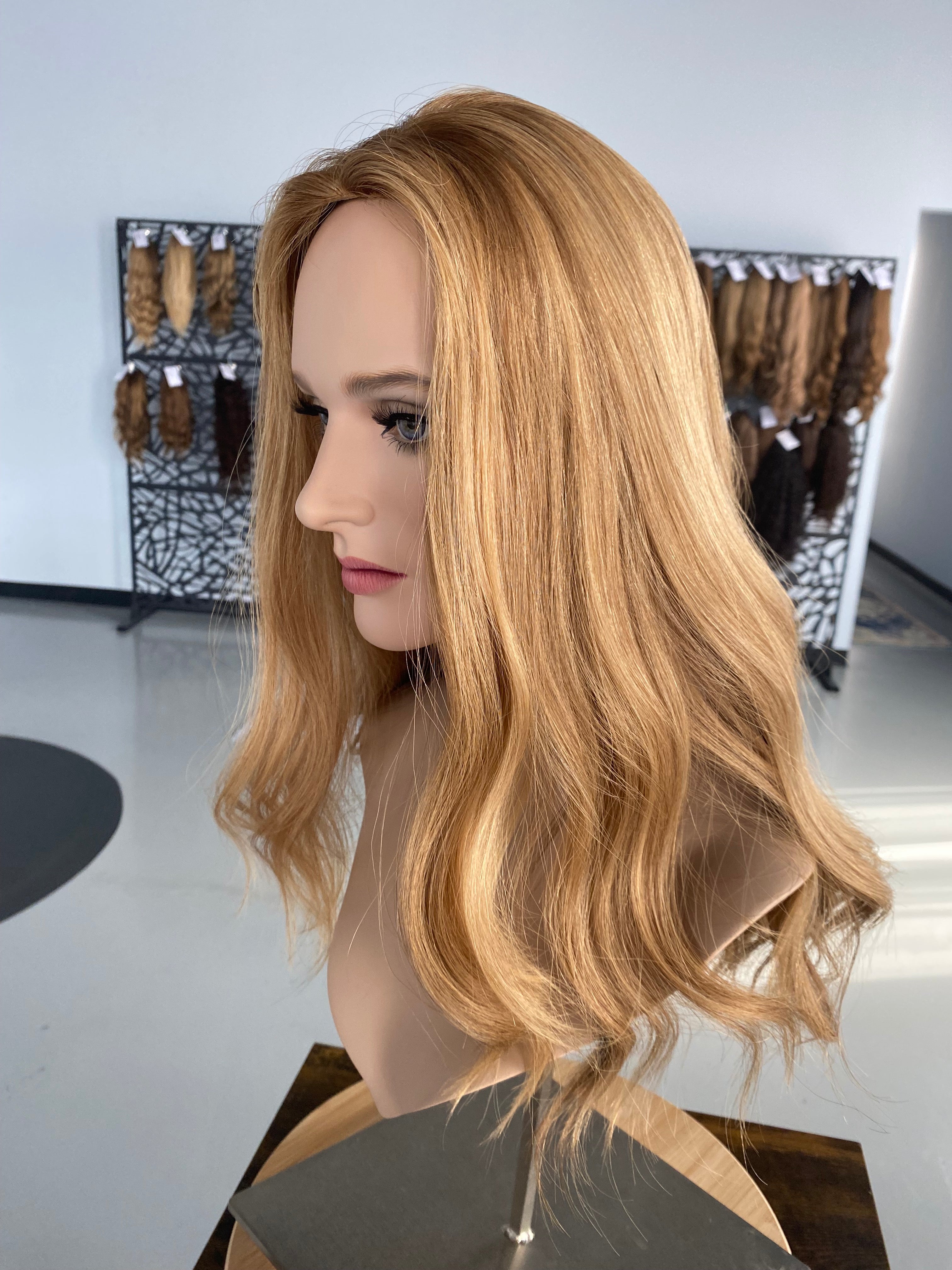 Topper-  Specialty Color Strawberry Blonde, 8x8, 17-20"