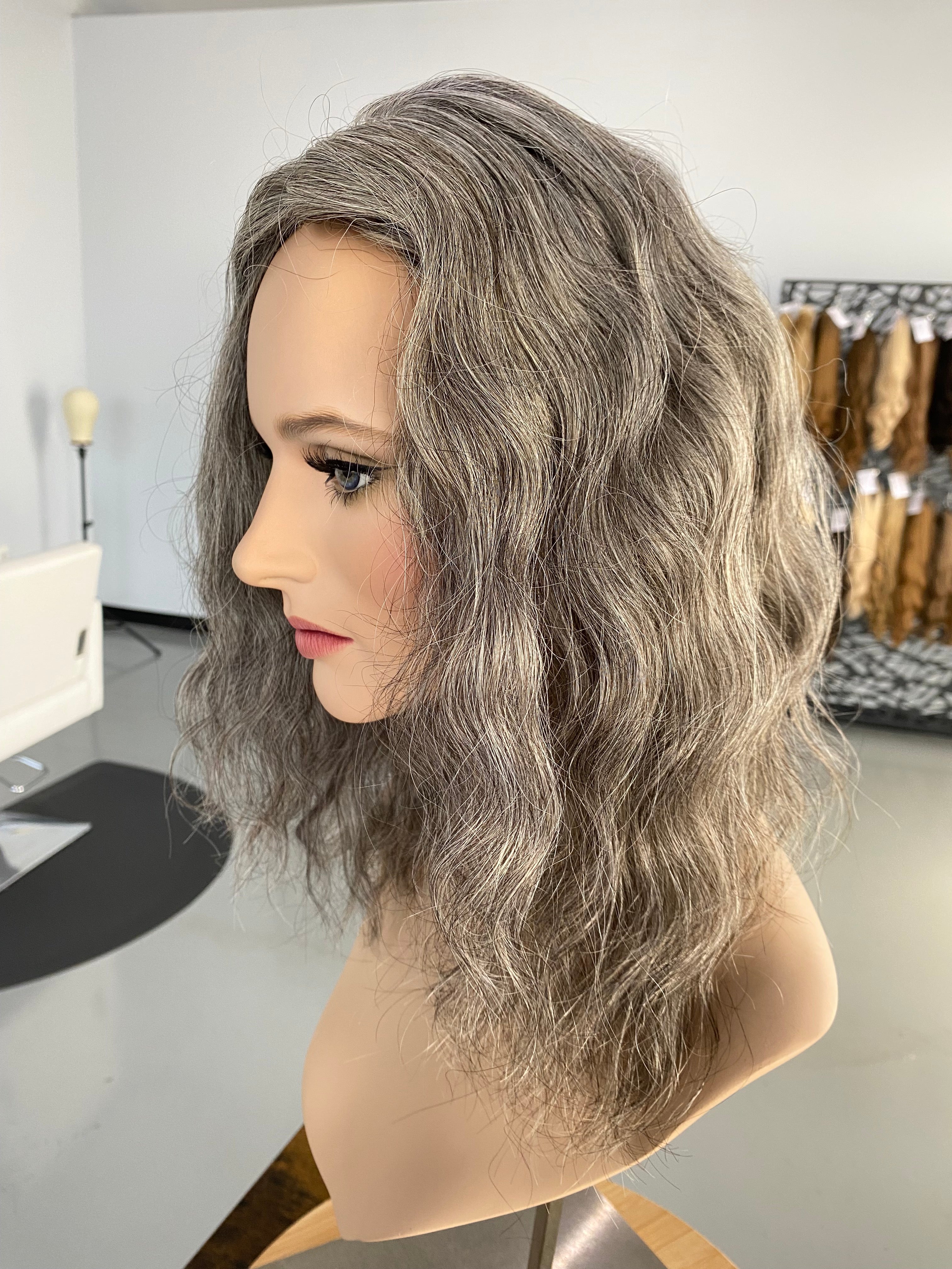 Topper-  Curly Dimensional Silver, 9x9, 14-18"