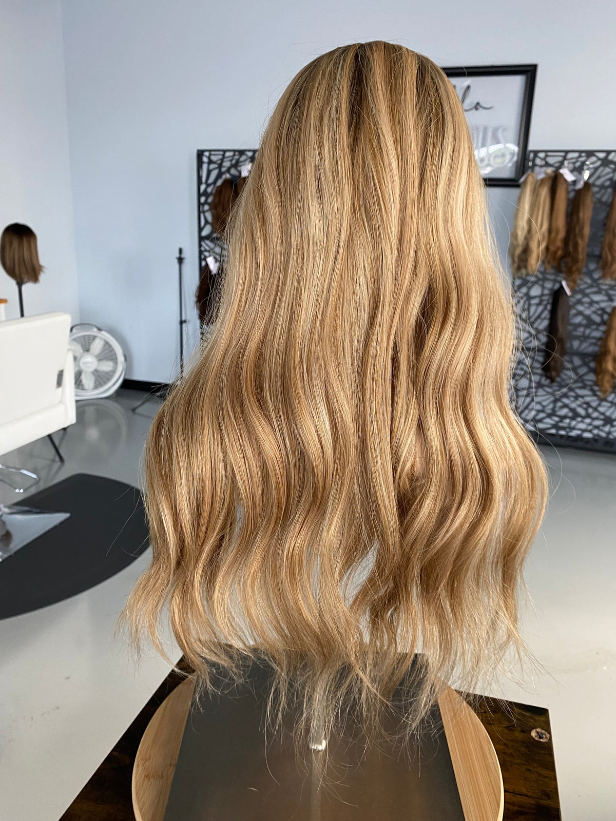 *Pre-Order* Della