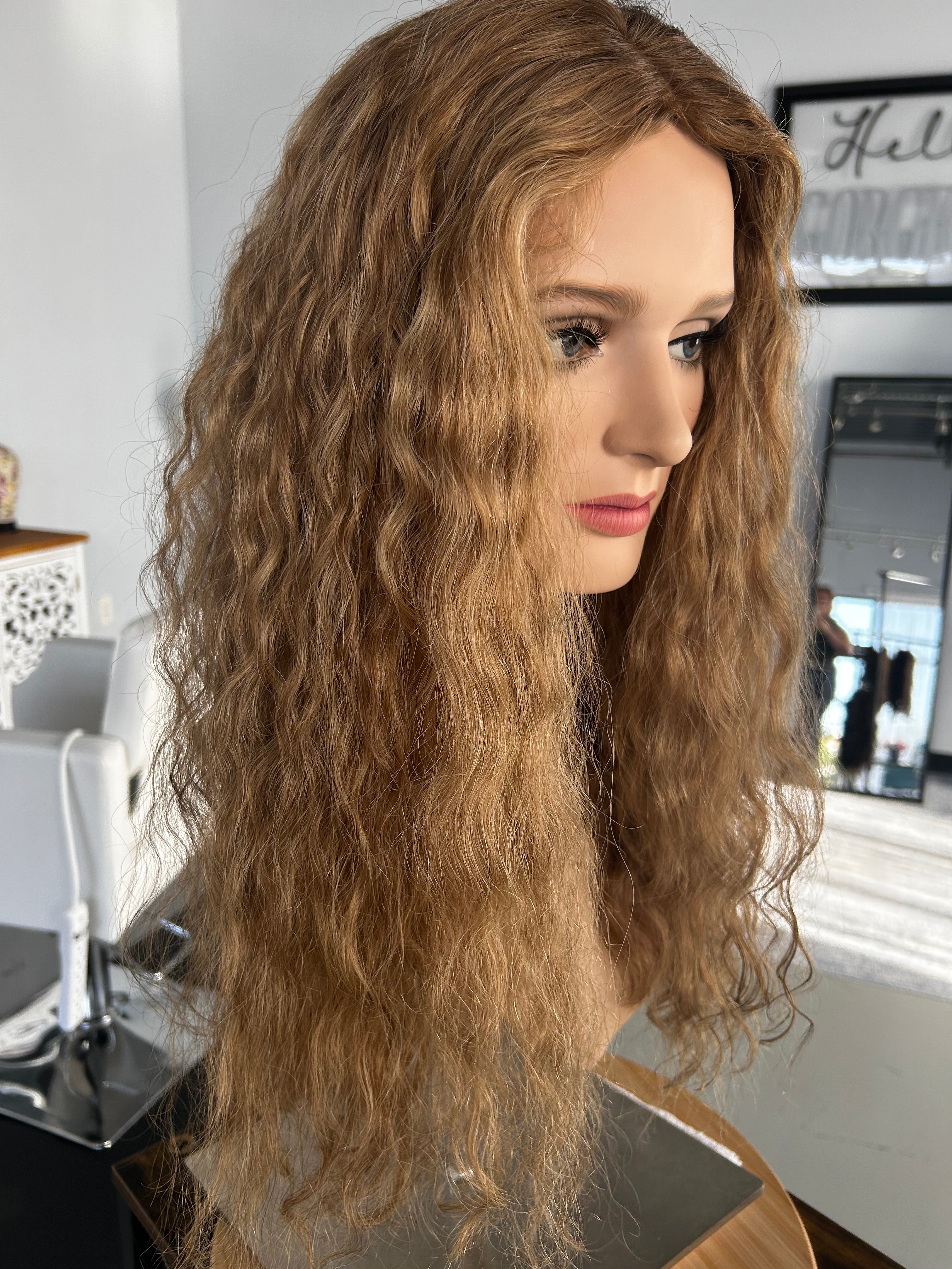 Wavy Dark Dimensional Golden Blonde, 9x9, 20-22