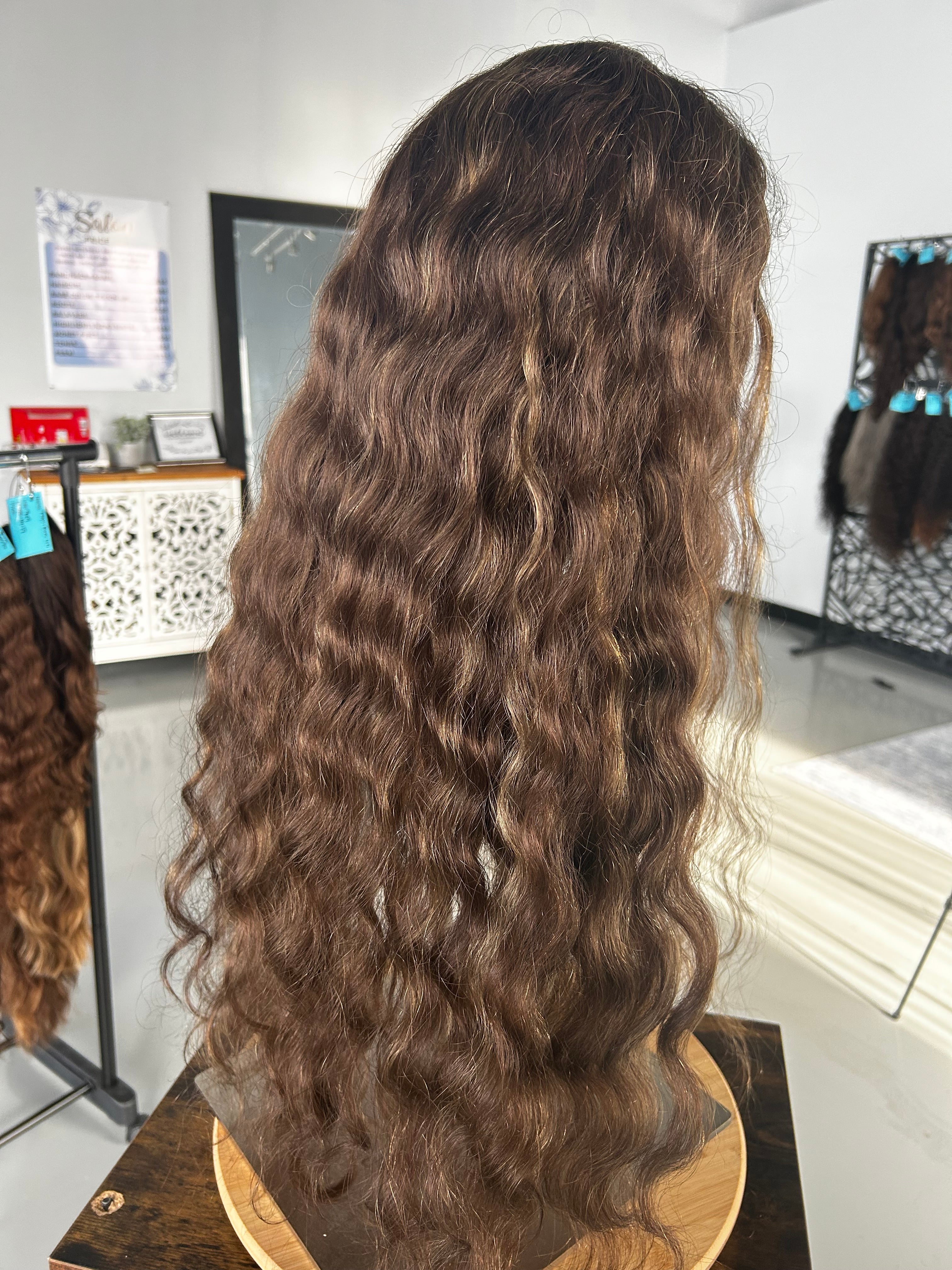 Topper - True European Curly Level 4 with Highlights, 10x10, 26-29"